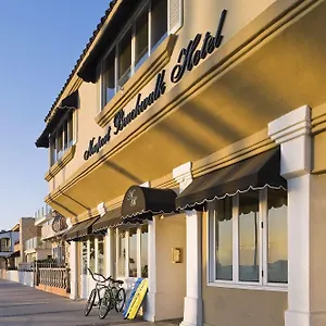 Newport Отель